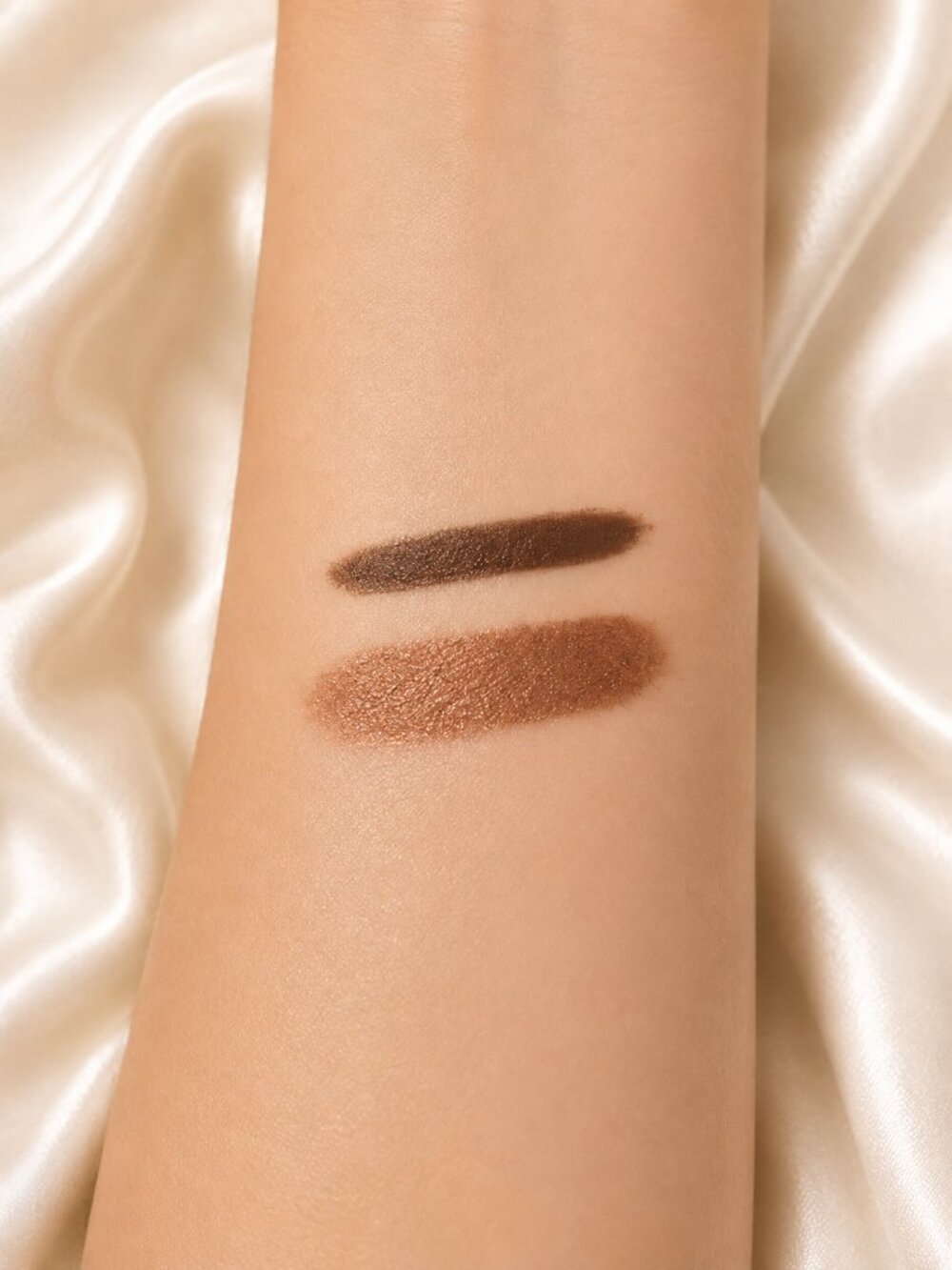 HipDot Dual Eyeliner & Powder Eyeshadow – Everyday - Picture 3 of 7